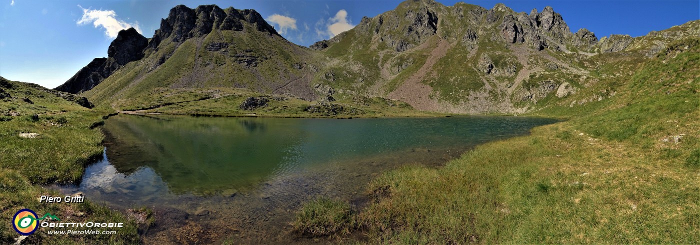 23 Lago di Ponteranica inf. con Triomen a sx e Quota 2309- Valletto 2372 a dx.jpg